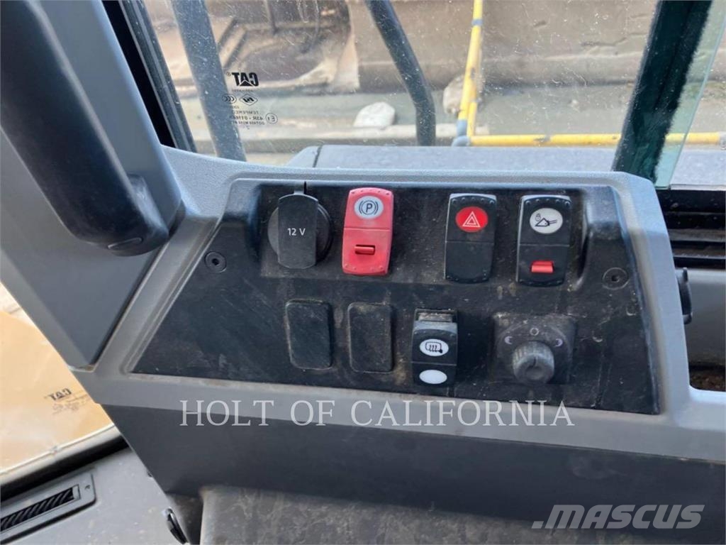 CAT 950M Gumikerekes homlokrakodók