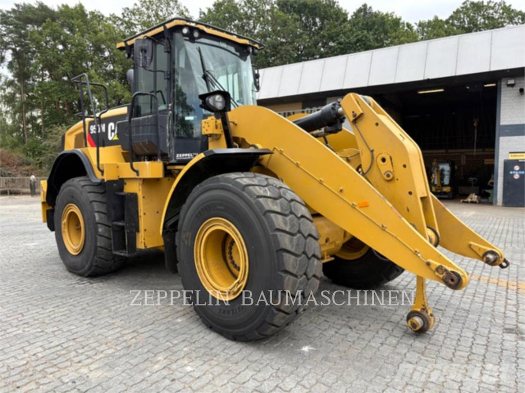 CAT 950M Wheel loaders