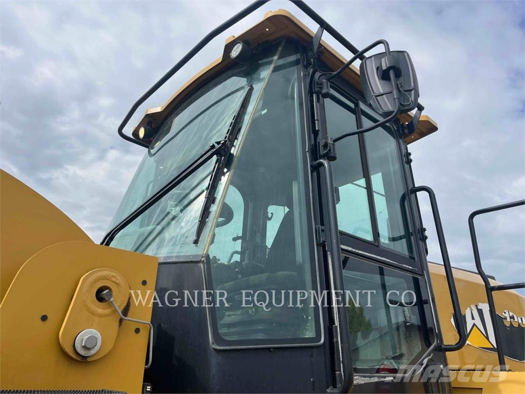 CAT 950M Kolesni nakladalci