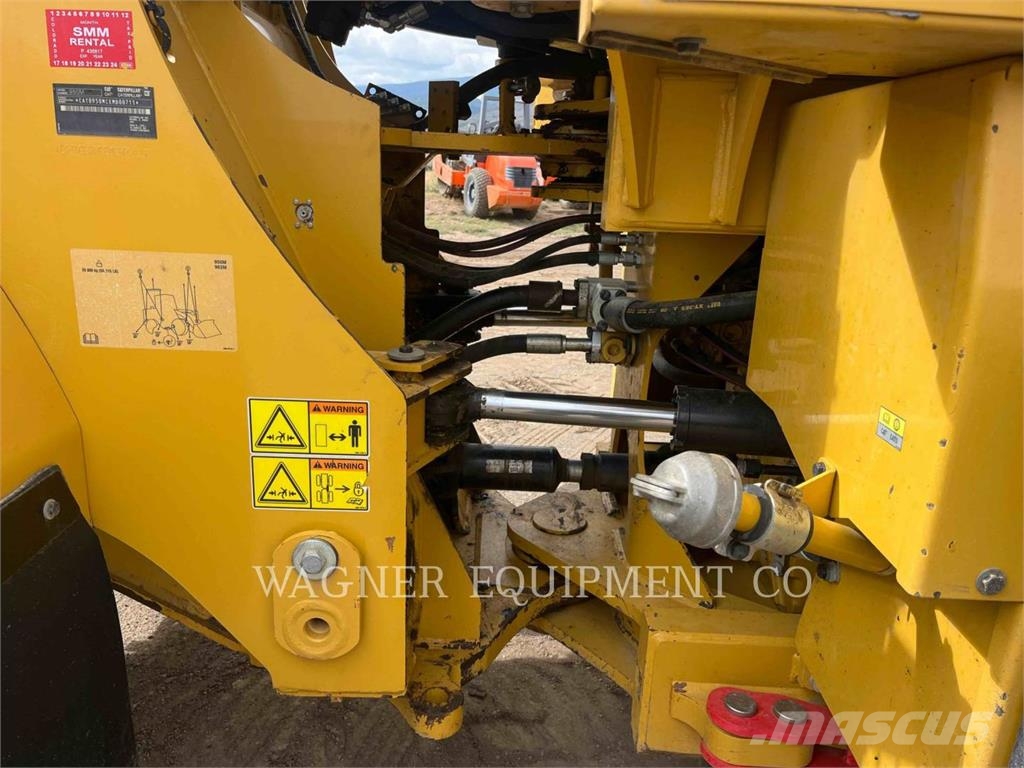 CAT 950M Kolesni nakladalci
