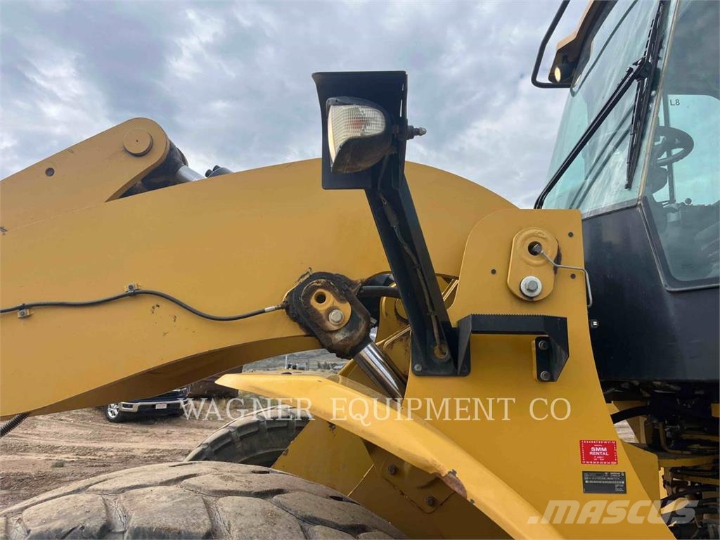 CAT 950M Kolesni nakladalci