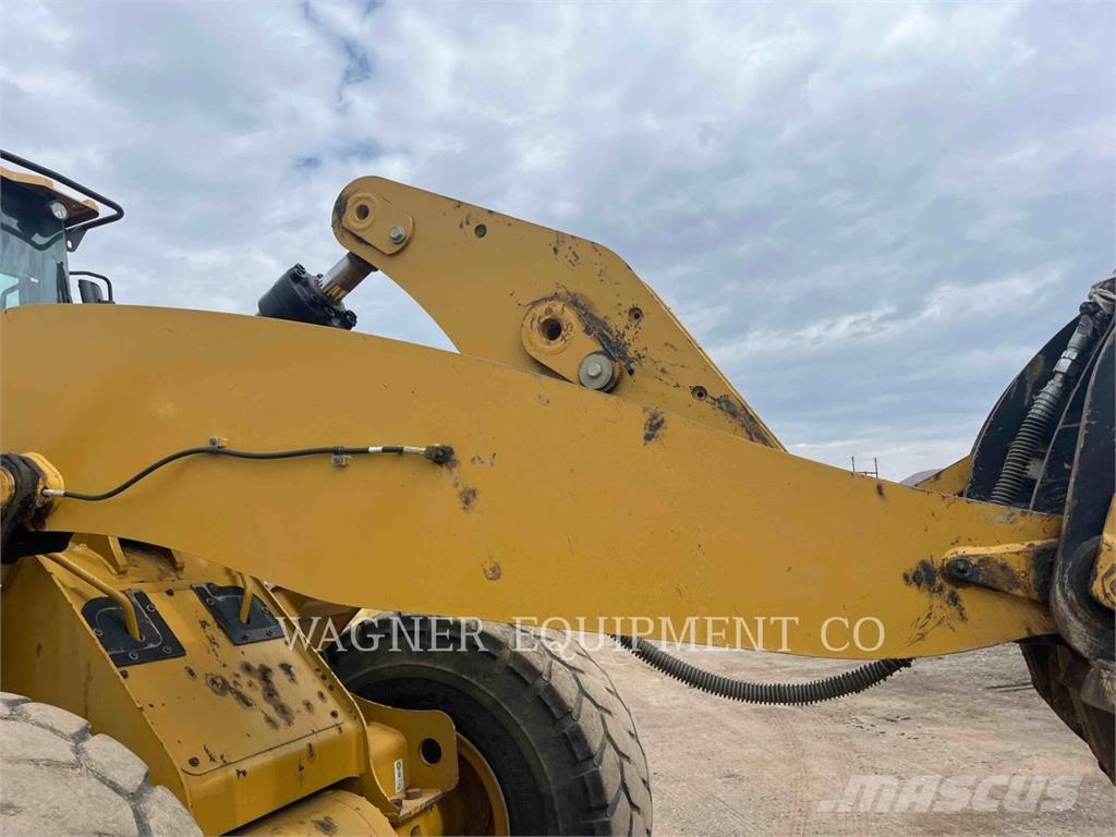 CAT 950M Kolesni nakladalci