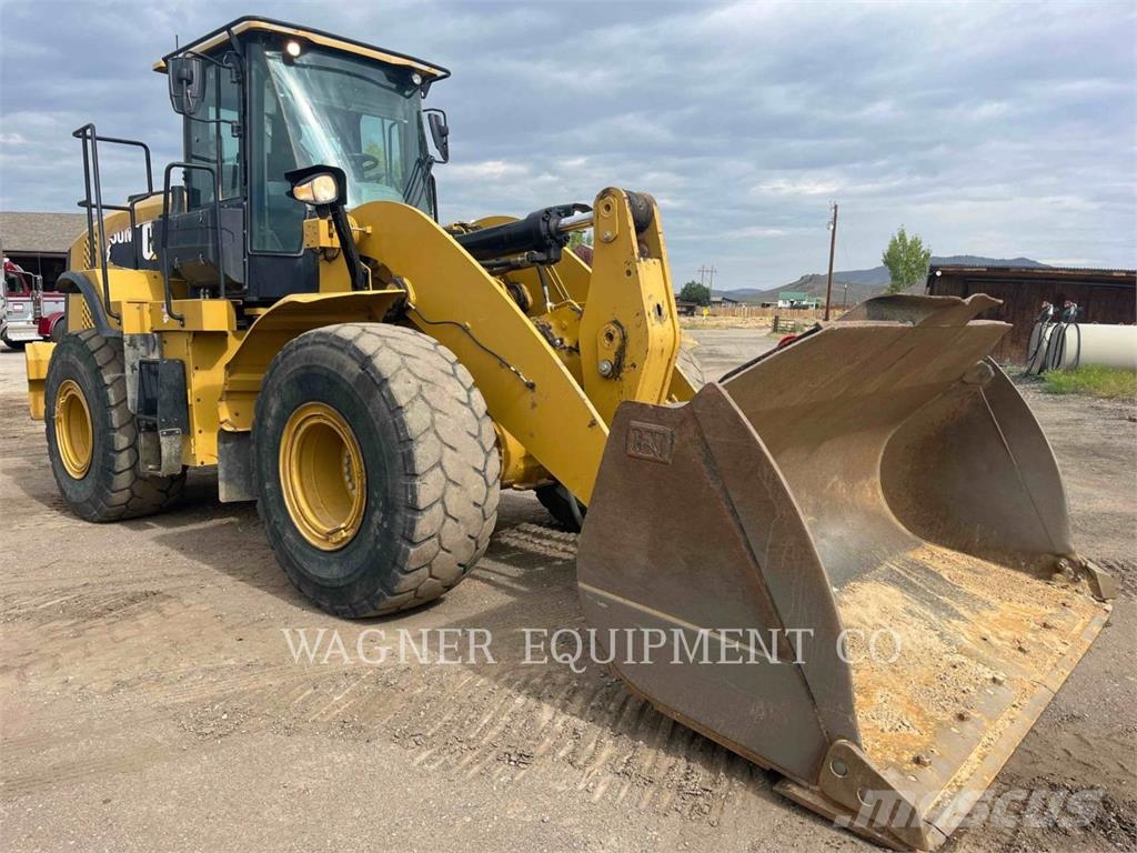 CAT 950M Kolesni nakladalci