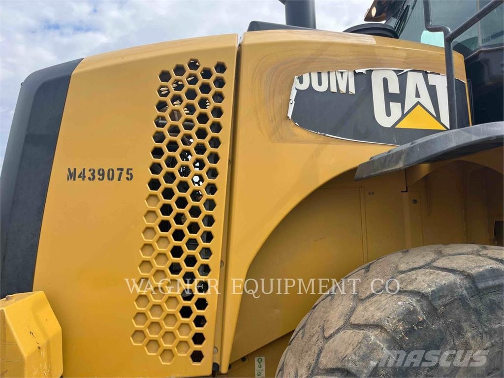 CAT 950M Kolesni nakladalci