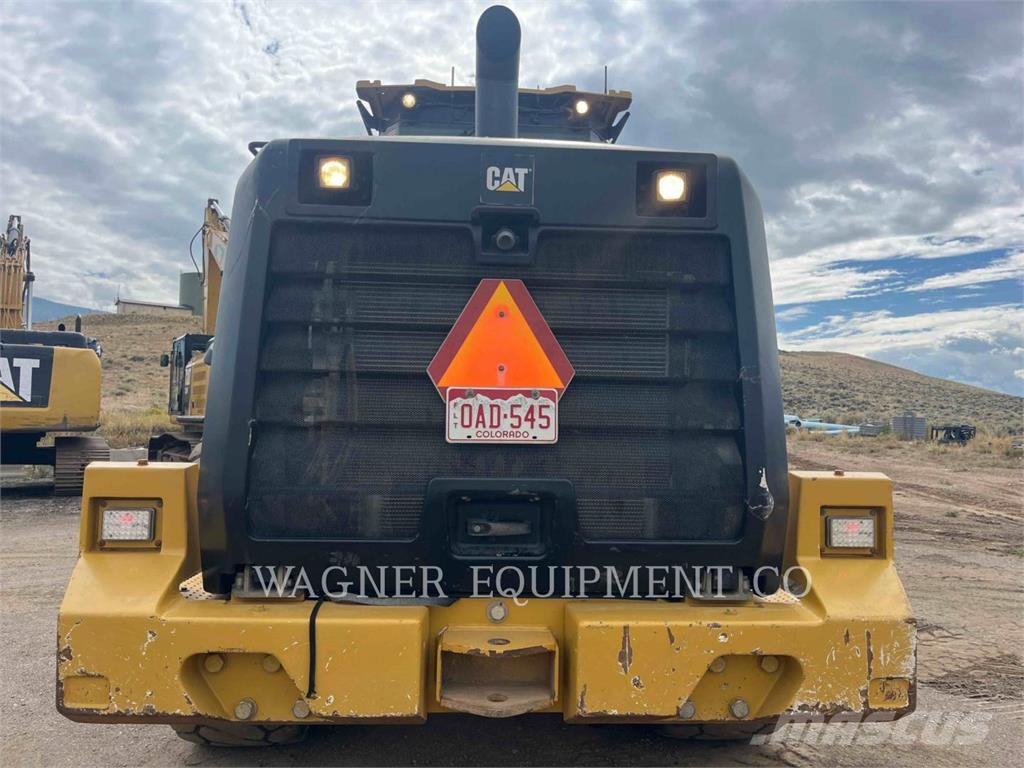 CAT 950M Kolesni nakladalci