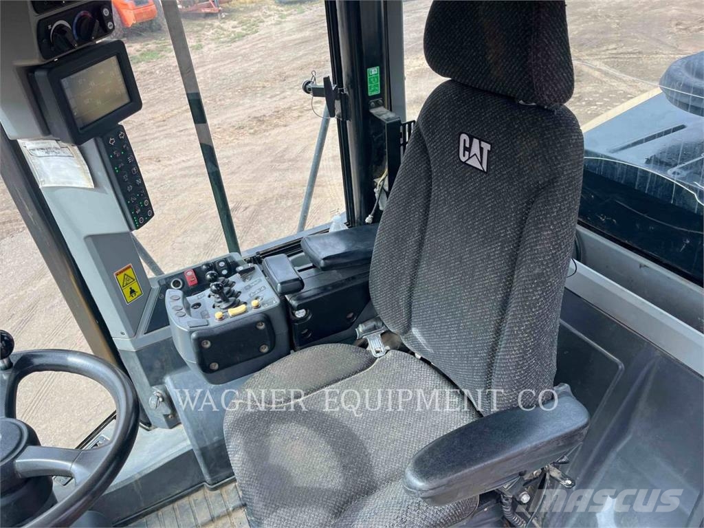CAT 950M Kolesni nakladalci