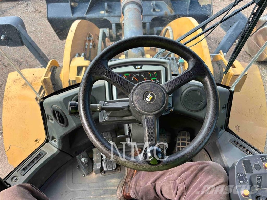 CAT 950M Kolesni nakladalci