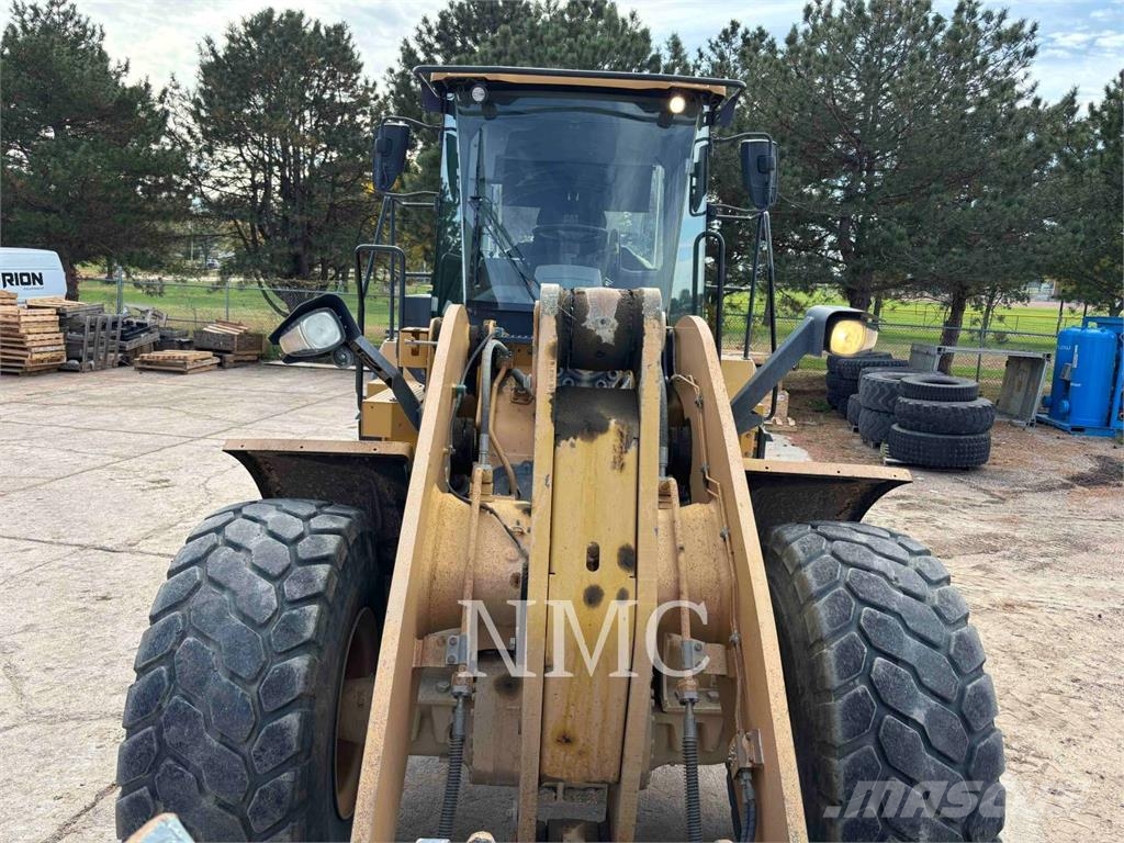 CAT 950M Kolesni nakladalci