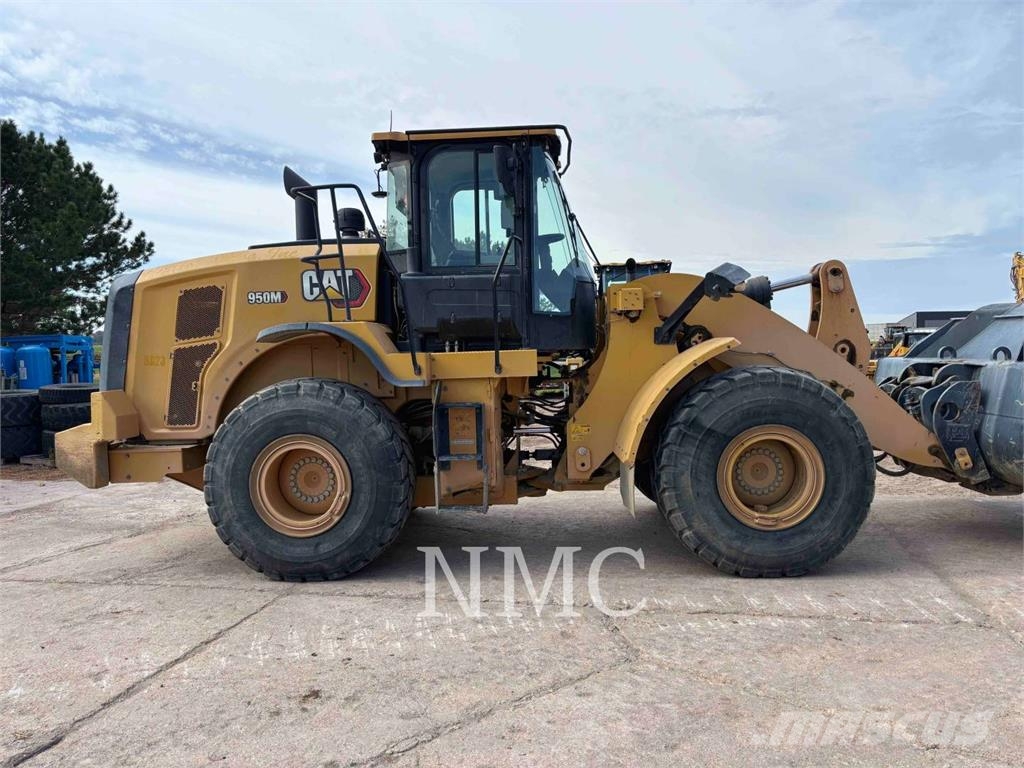 CAT 950M Kolesni nakladalci