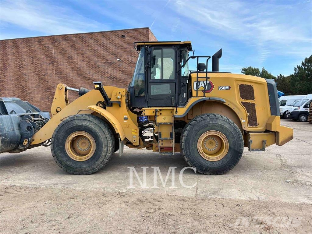 CAT 950M Kolesni nakladalci