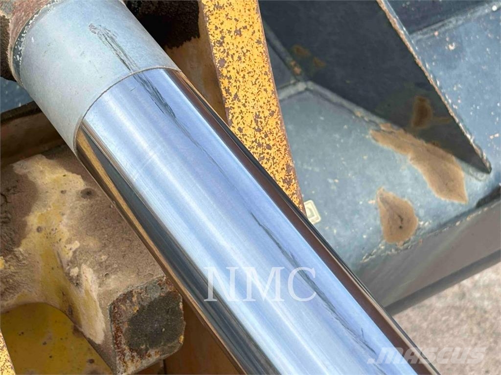 CAT 950M Kolesni nakladalci