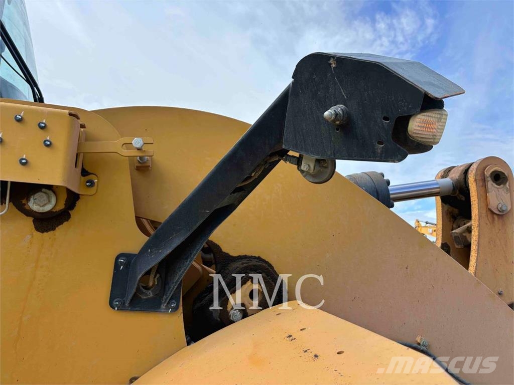 CAT 950M Kolesni nakladalci