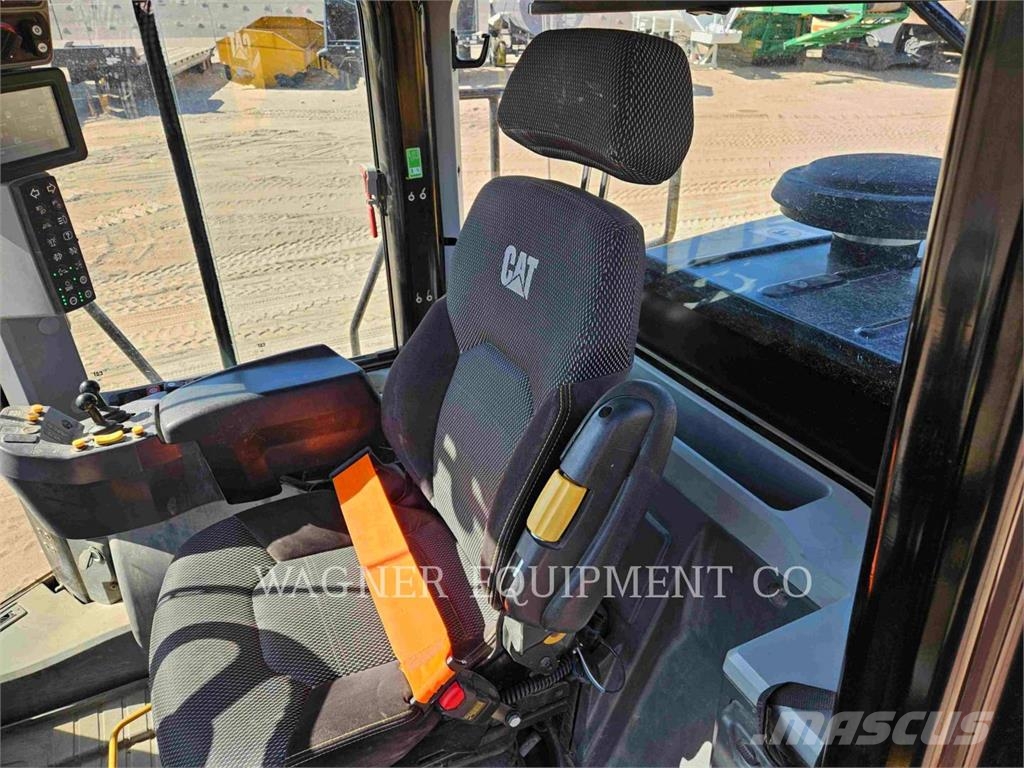 CAT 950M FC Kolesni nakladalci