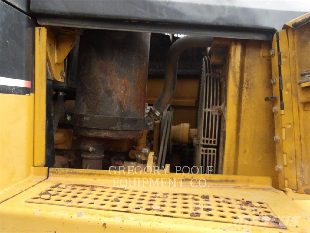 CAT 953C Crawler loaders