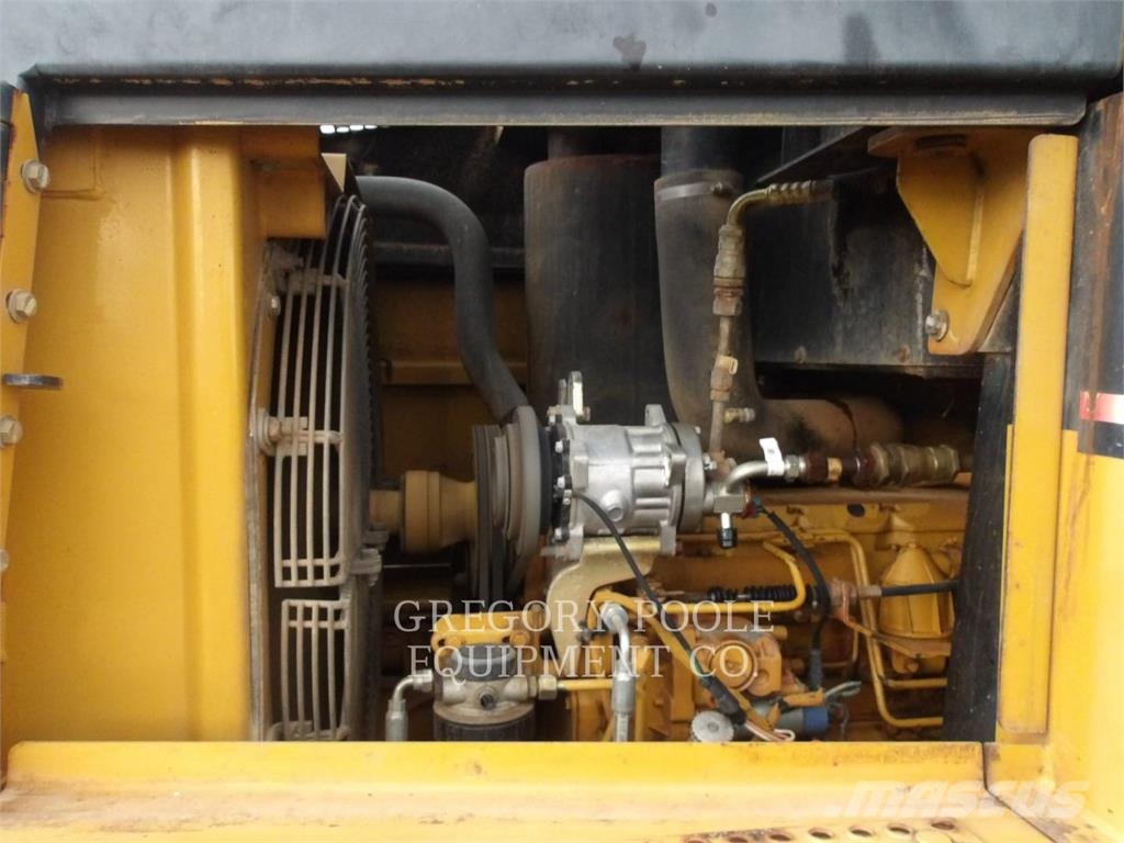 CAT 953C Crawler loaders