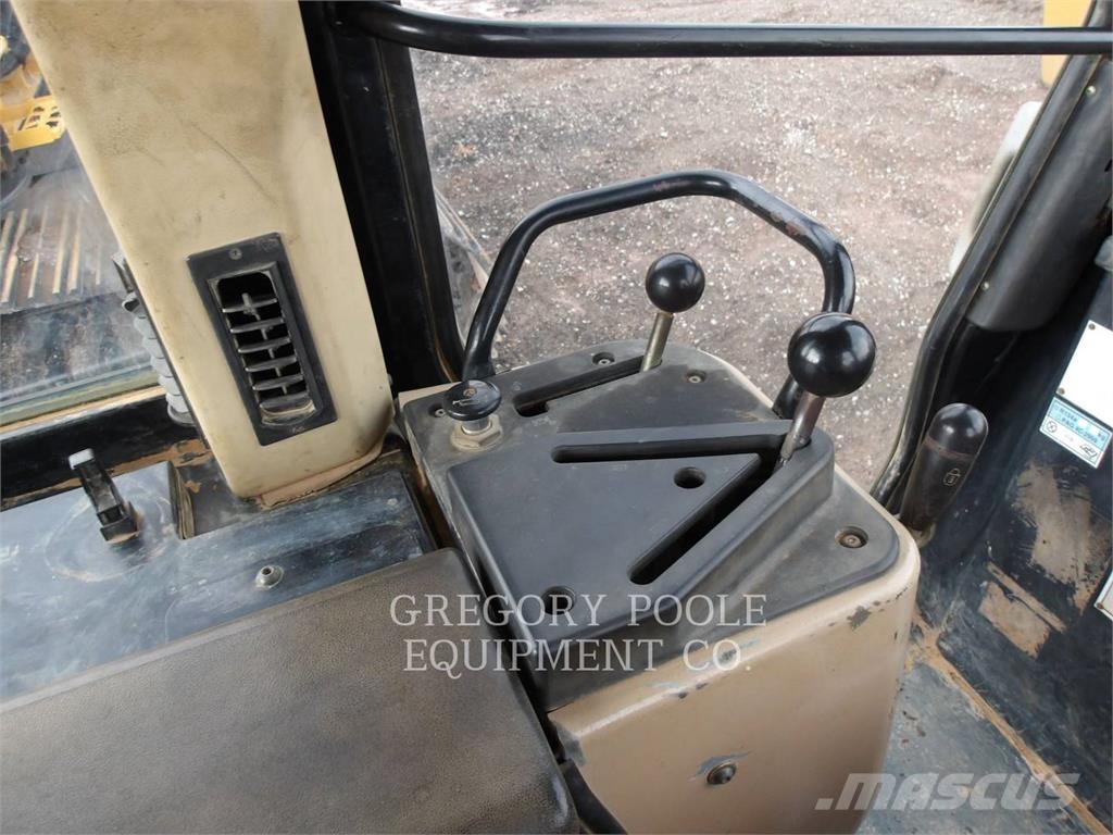 CAT 953C Crawler loaders