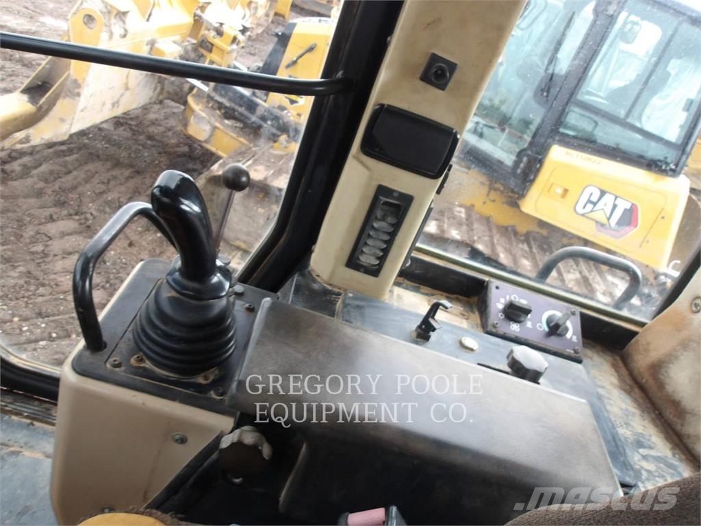 CAT 953C Crawler loaders