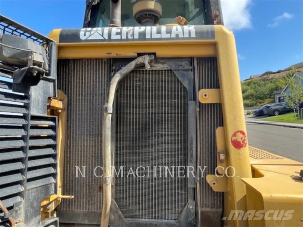 CAT 953C بلدوزرات مجنزرة