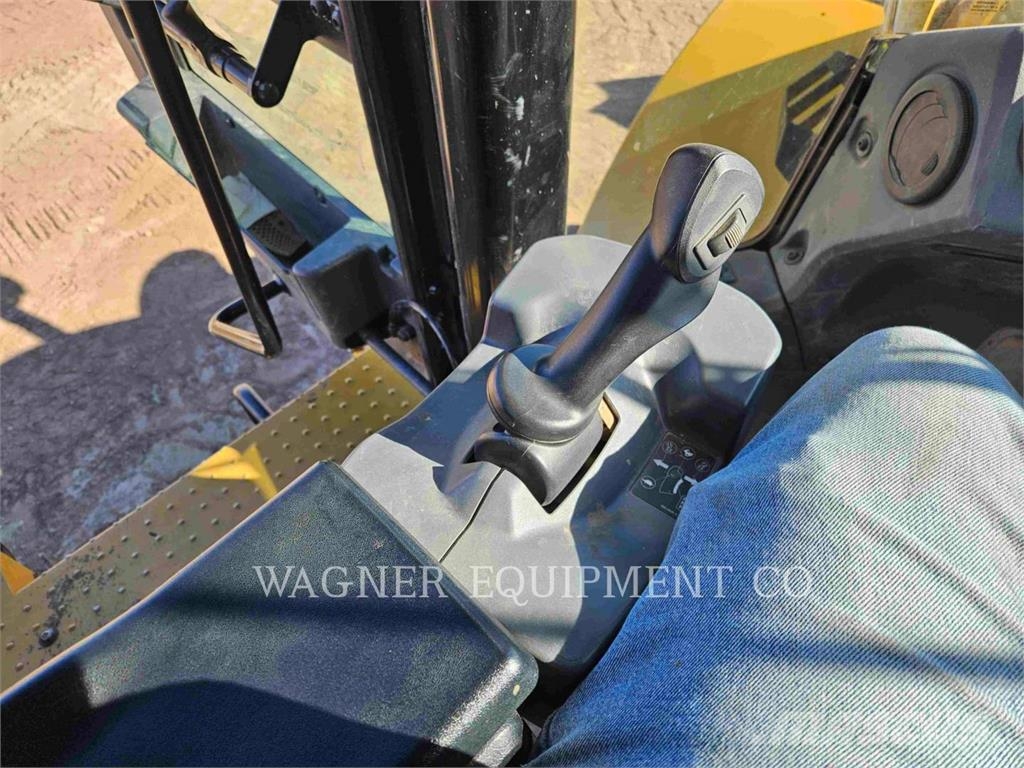 CAT 962 Pale gommate