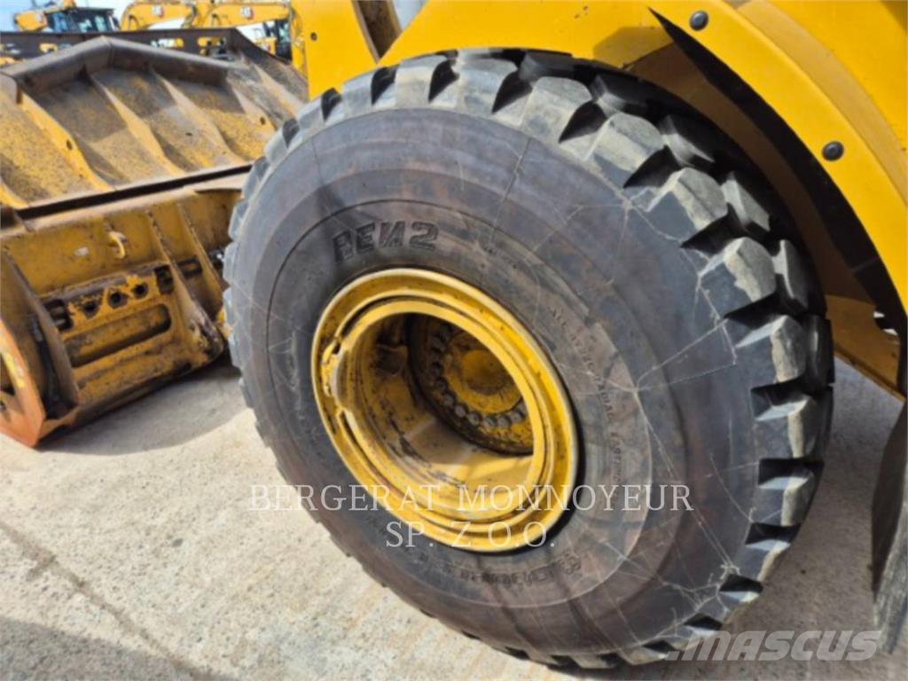 CAT 962-14 لوادر بعجل