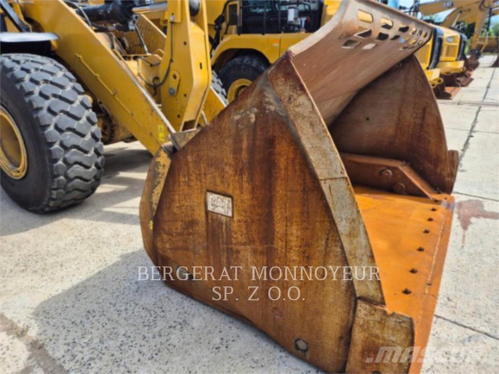 CAT 962-14 لوادر بعجل