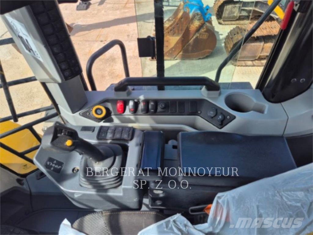 CAT 962-14 لوادر بعجل