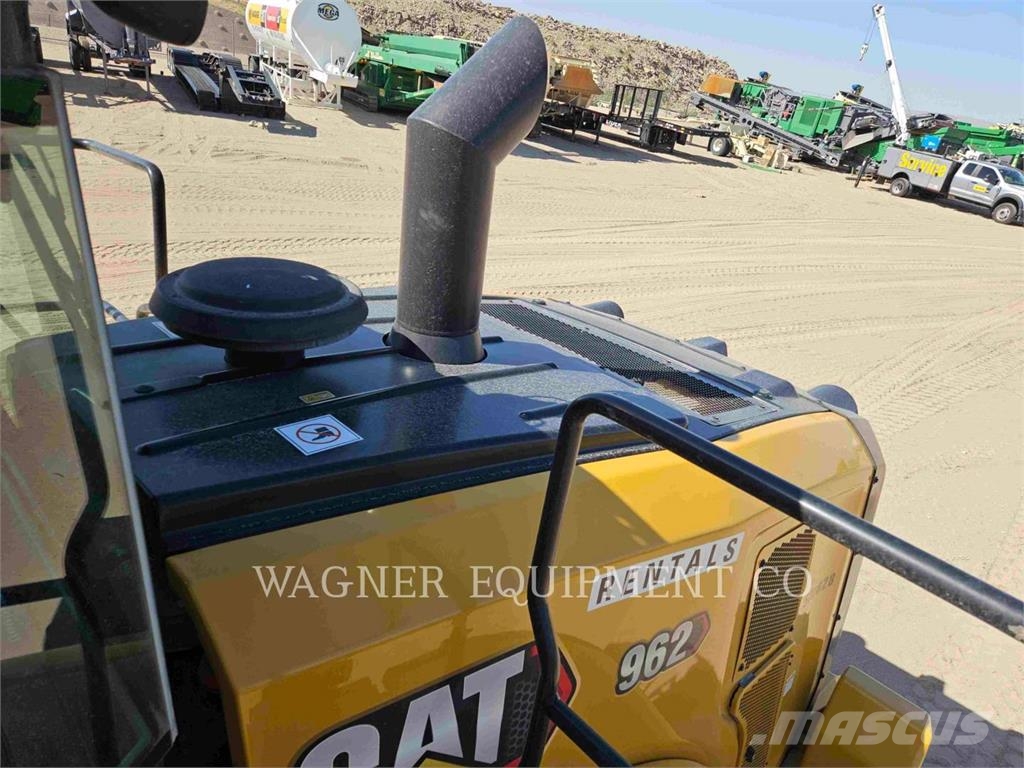 CAT 96214 Kolesové nakladače
