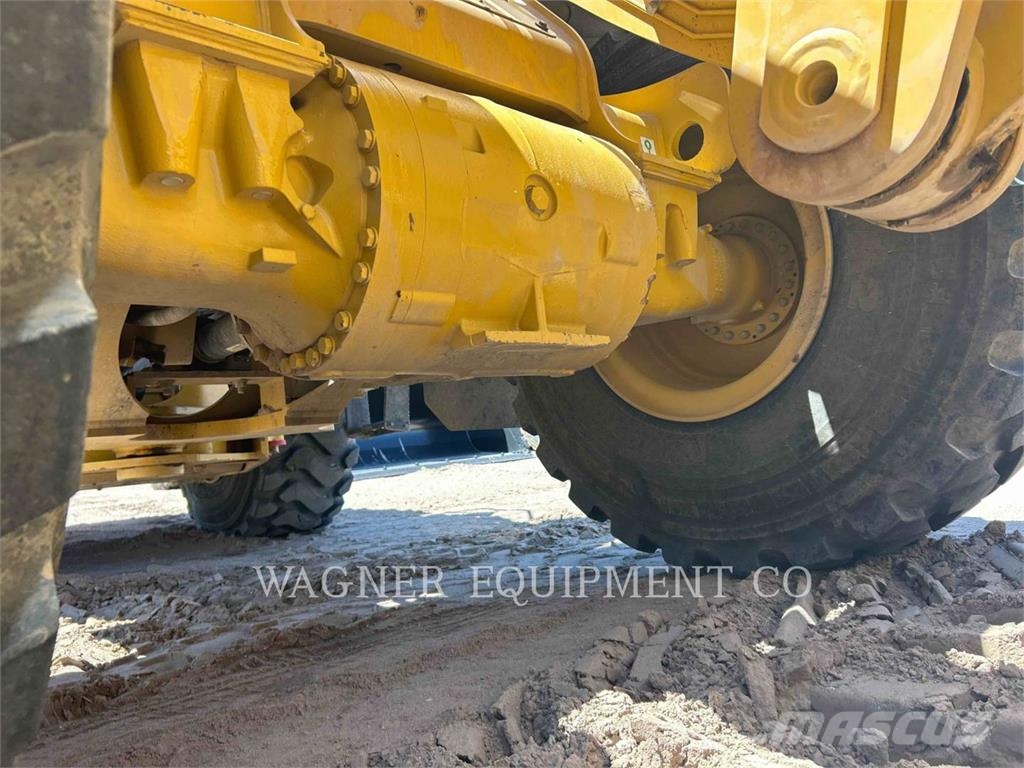 CAT 96214 Kolesové nakladače