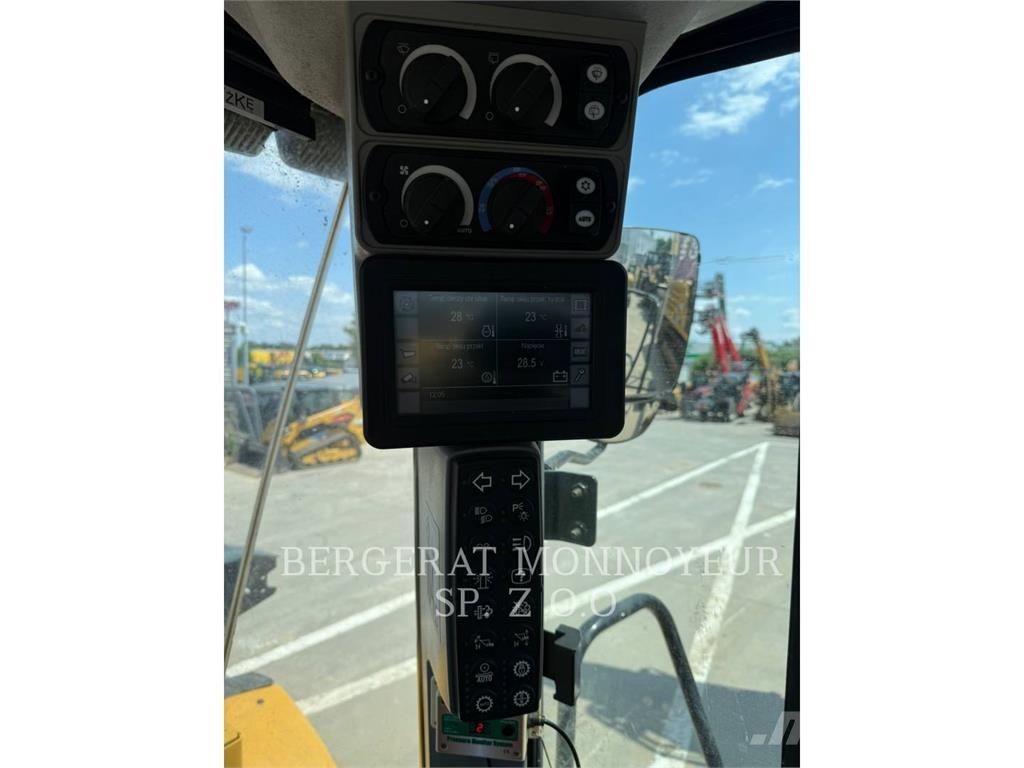 CAT 962M Naudoti ratiniai krautuvai