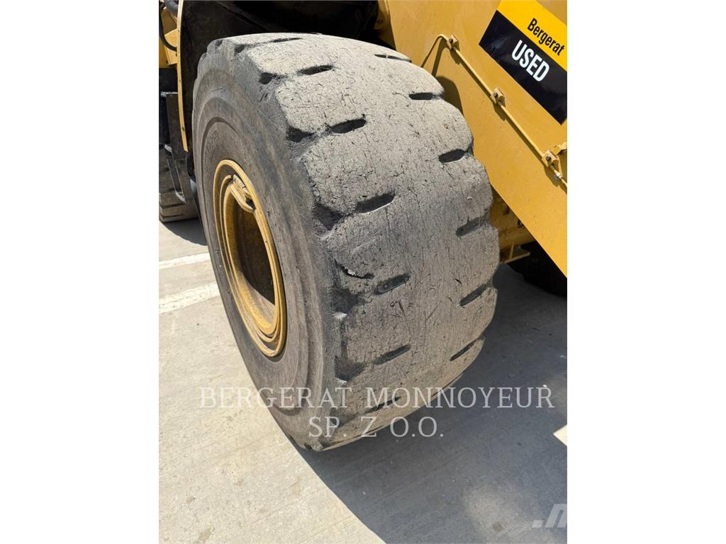 CAT 962M Naudoti ratiniai krautuvai