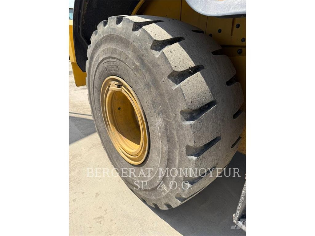 CAT 962M Naudoti ratiniai krautuvai