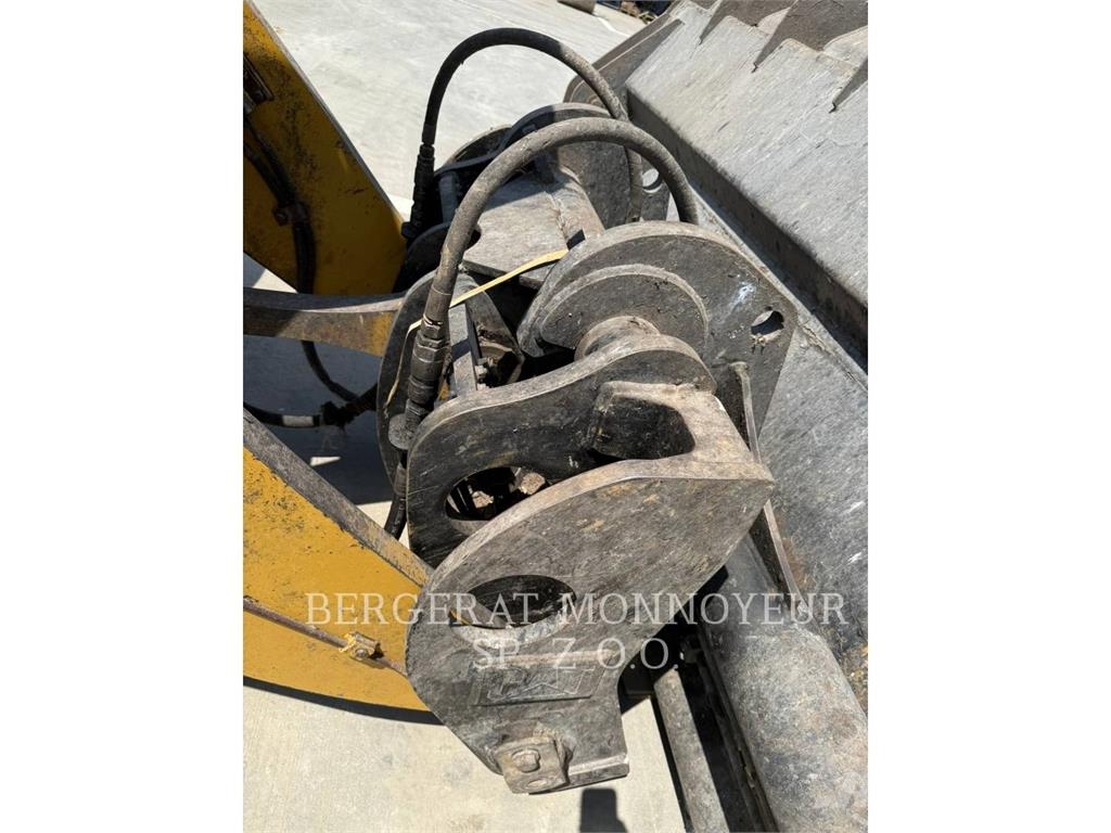 CAT 962M Naudoti ratiniai krautuvai