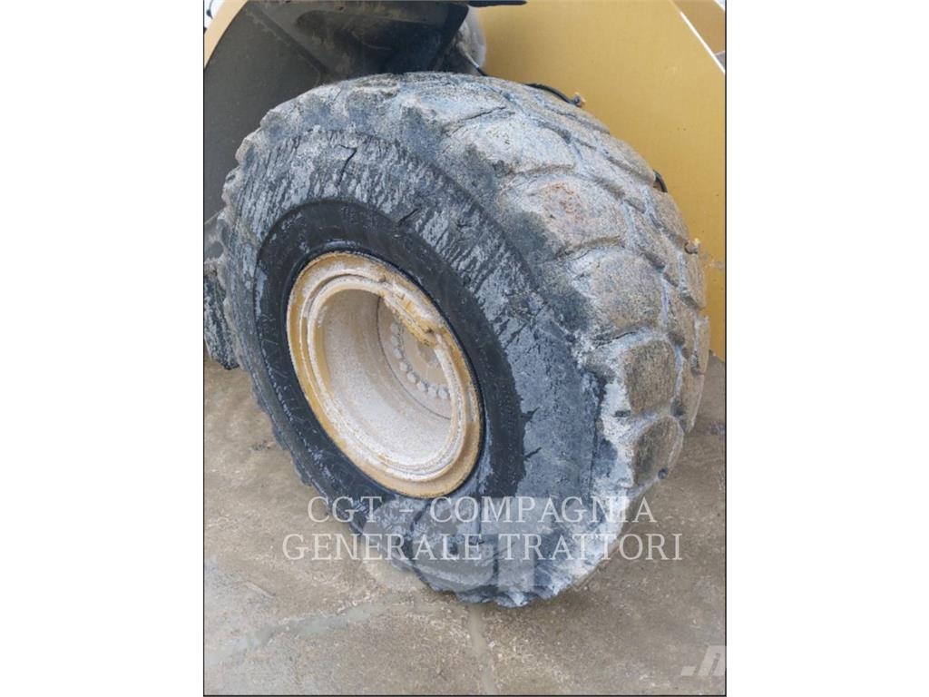 CAT 962M Kolesni nakladalci