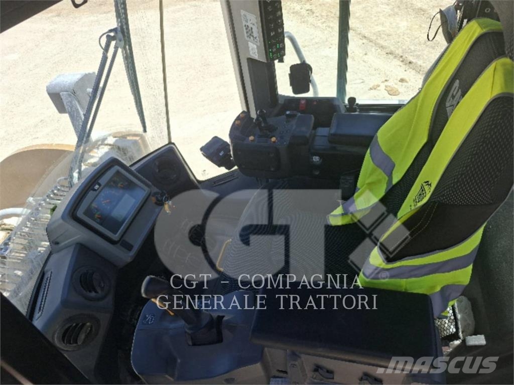CAT 962M لوادر بعجل