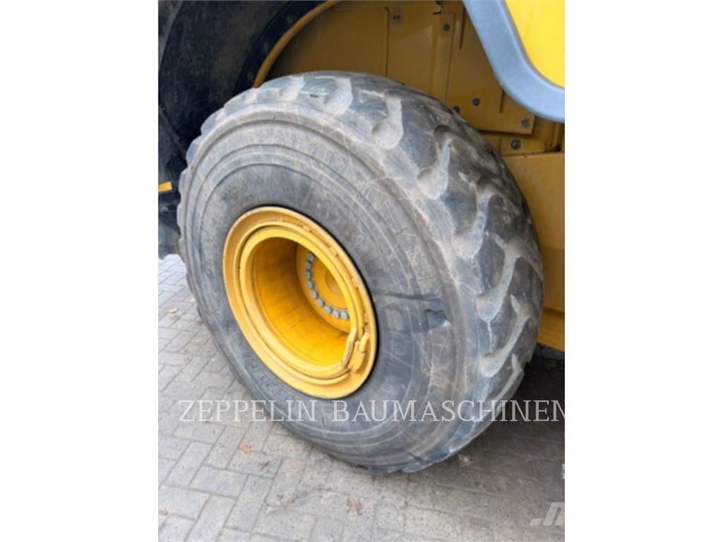 CAT 962M Radlader