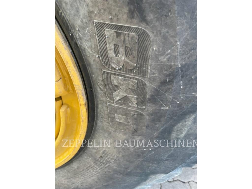 CAT 962M Kolesni nakladalci
