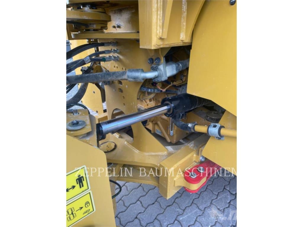 CAT 962M Kolesni nakladalci