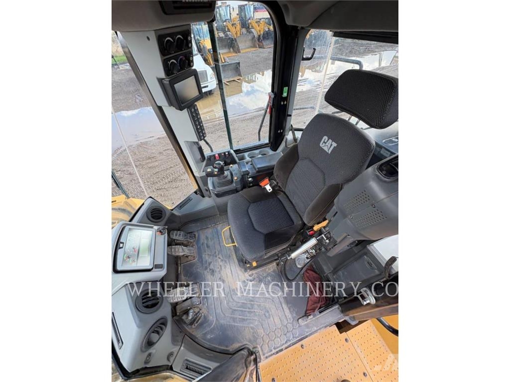CAT 962M QC 3V Naudoti ratiniai krautuvai
