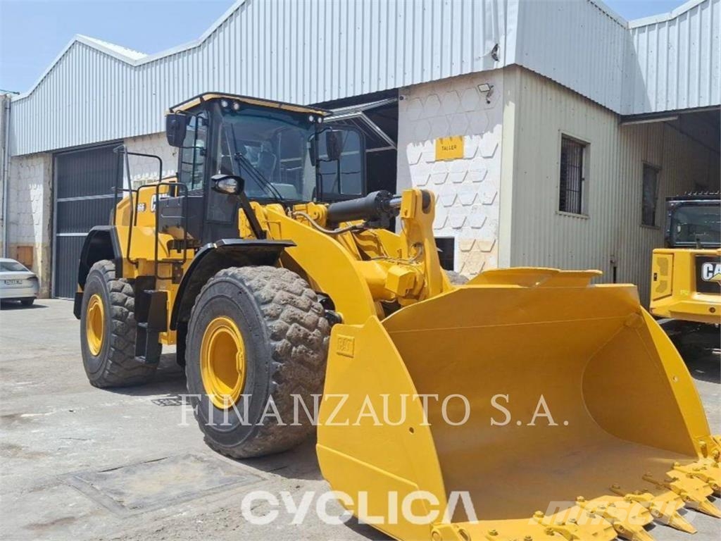 CAT 966 لوادر بعجل