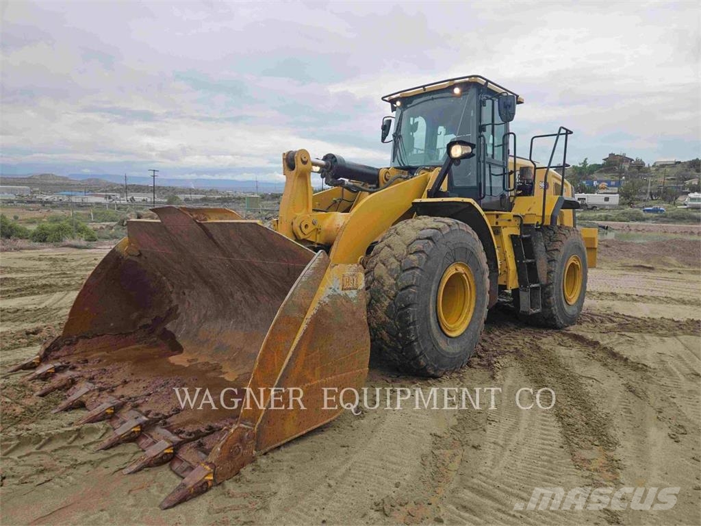 CAT 966 لوادر بعجل