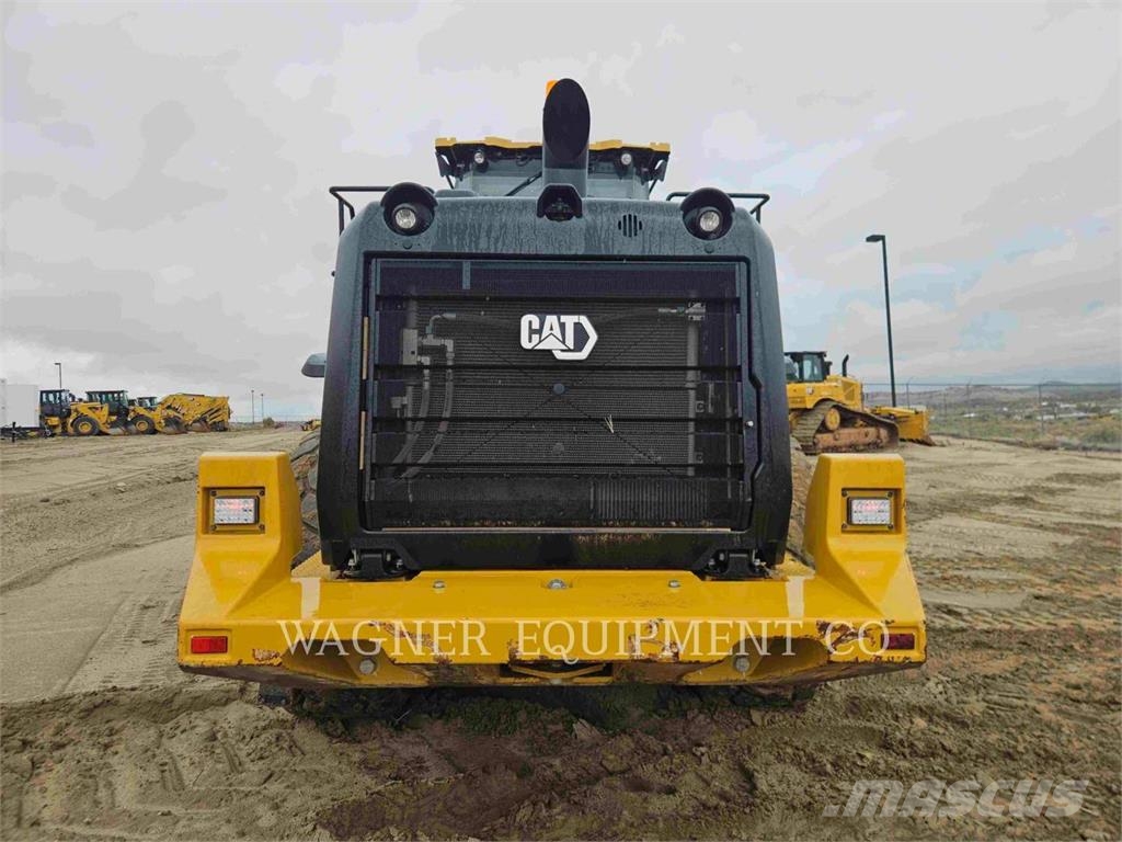 CAT 966 لوادر بعجل