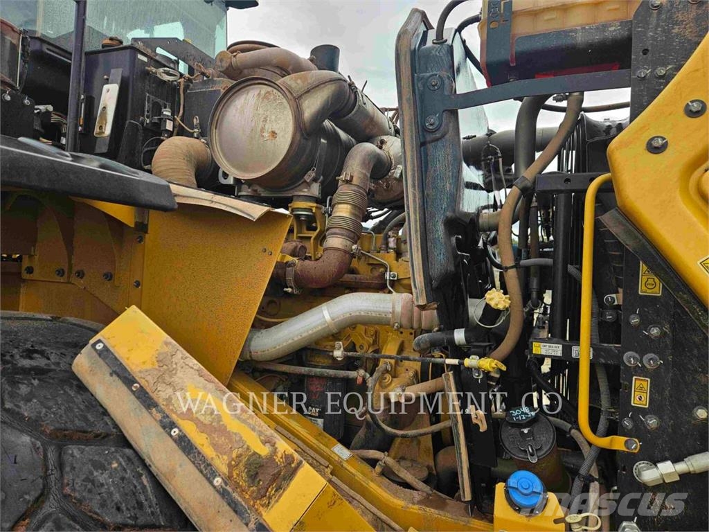 CAT 966 لوادر بعجل