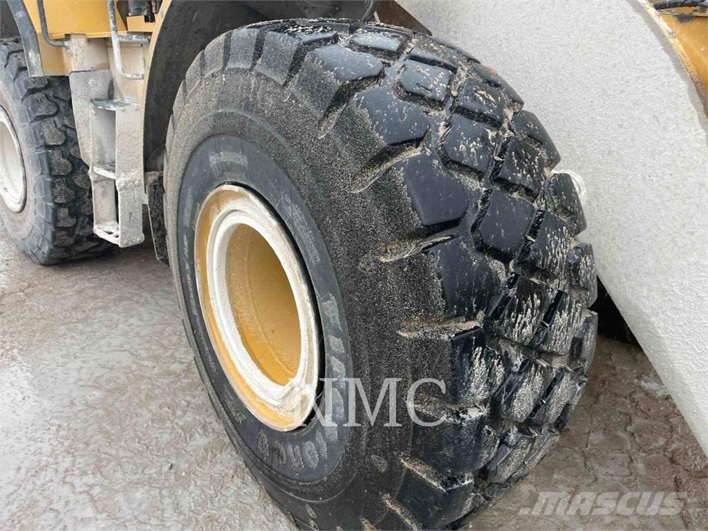 CAT 966 Pale gommate
