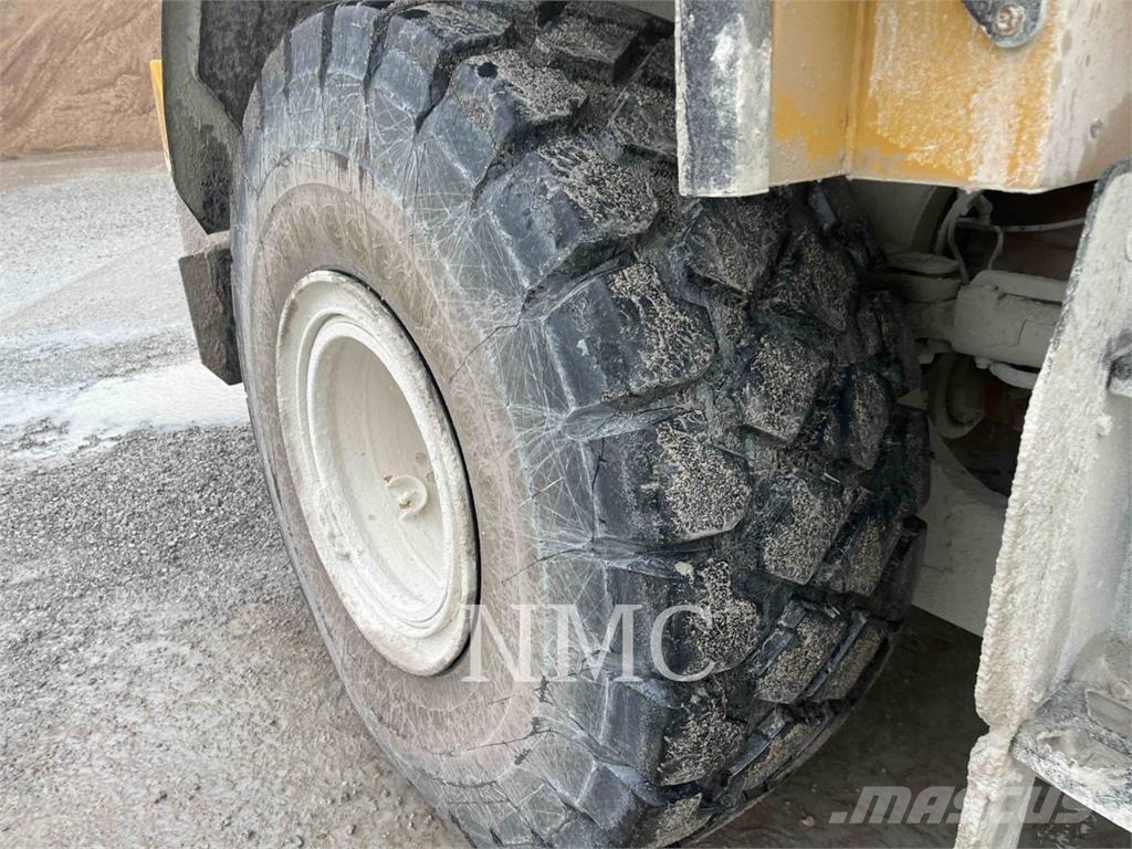 CAT 966 Pale gommate