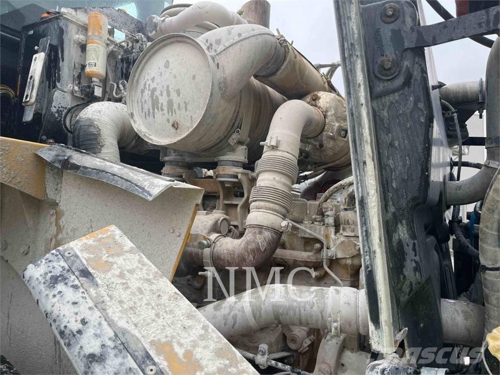 CAT 966 Pale gommate