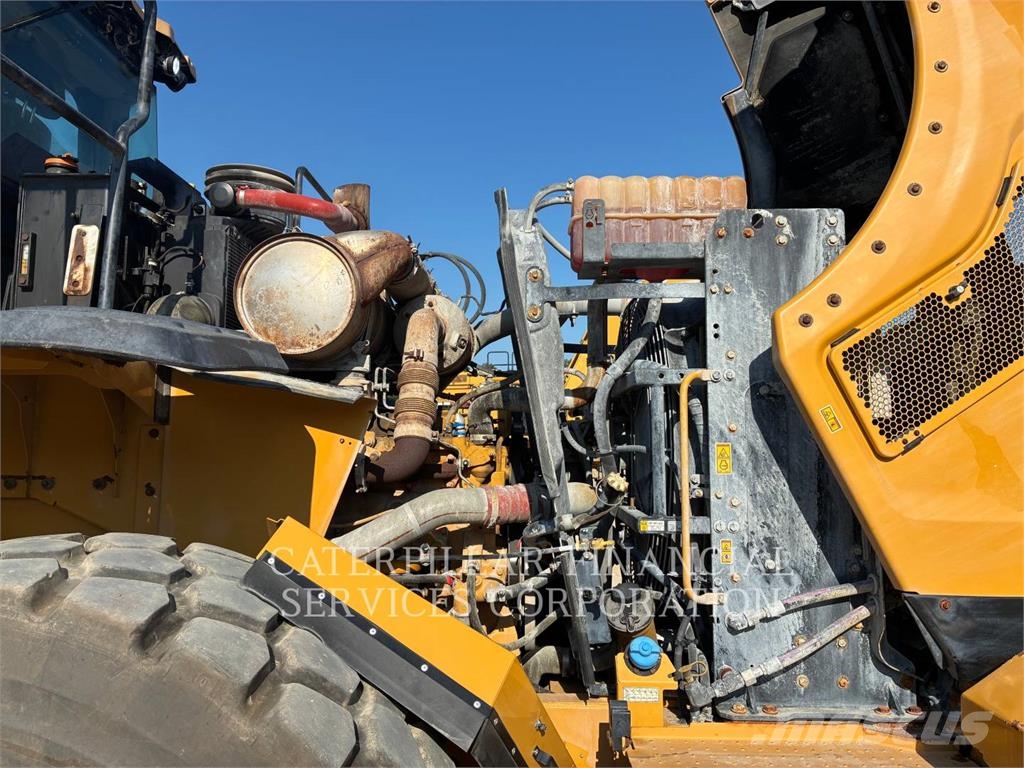 CAT 966-14 لوادر بعجل