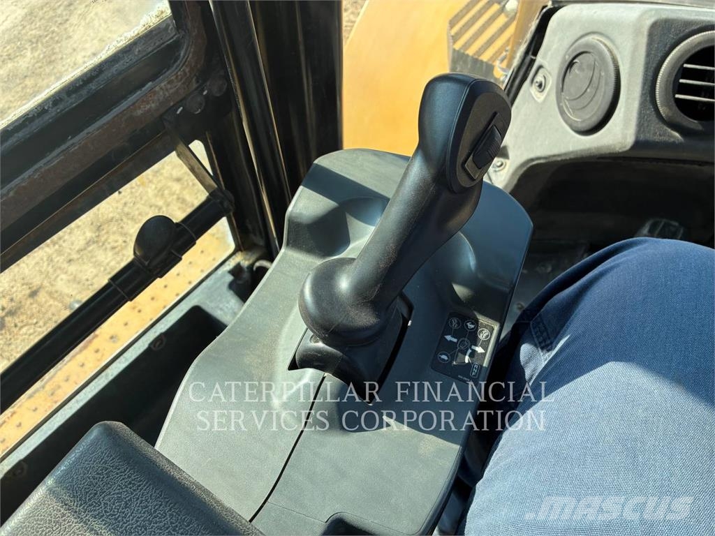 CAT 966-14 لوادر بعجل