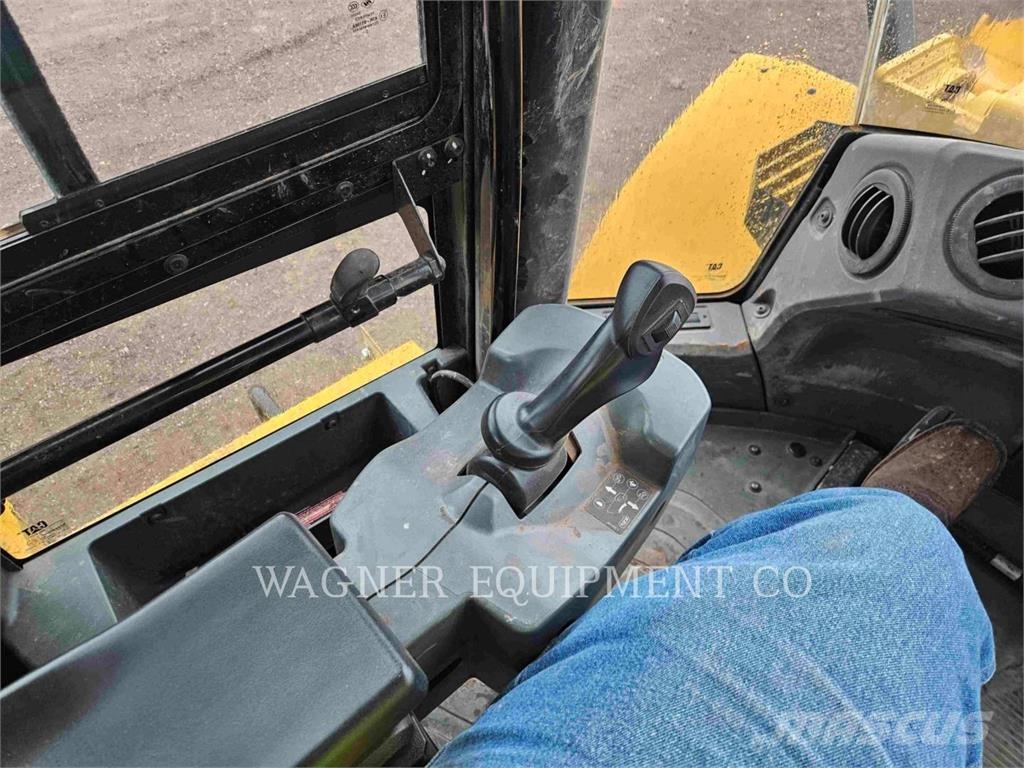 CAT 96614 Kolesni nakladalci