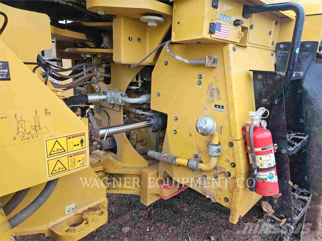 CAT 96614 Kolesni nakladalci