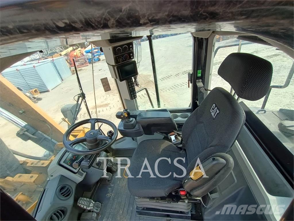 CAT 966L Kolesni nakladalci